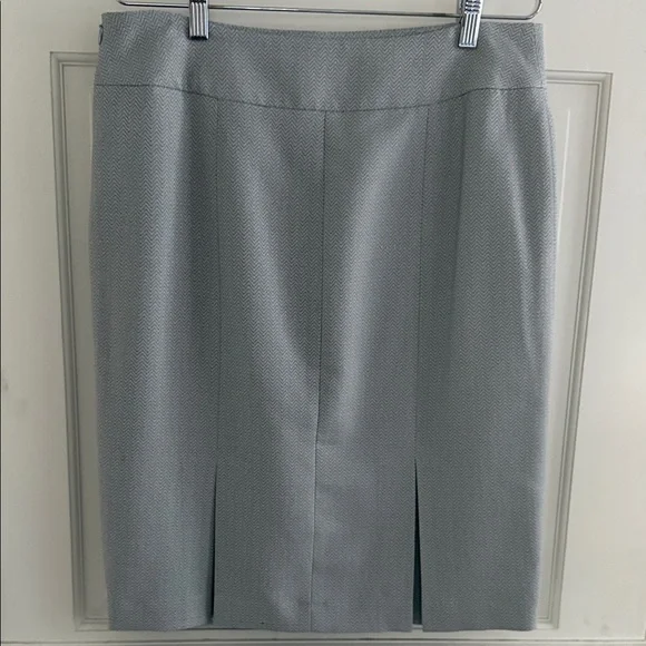 Le Suit Women's Light Gray Shawl Collar two piece suit - Picture 3 of 4